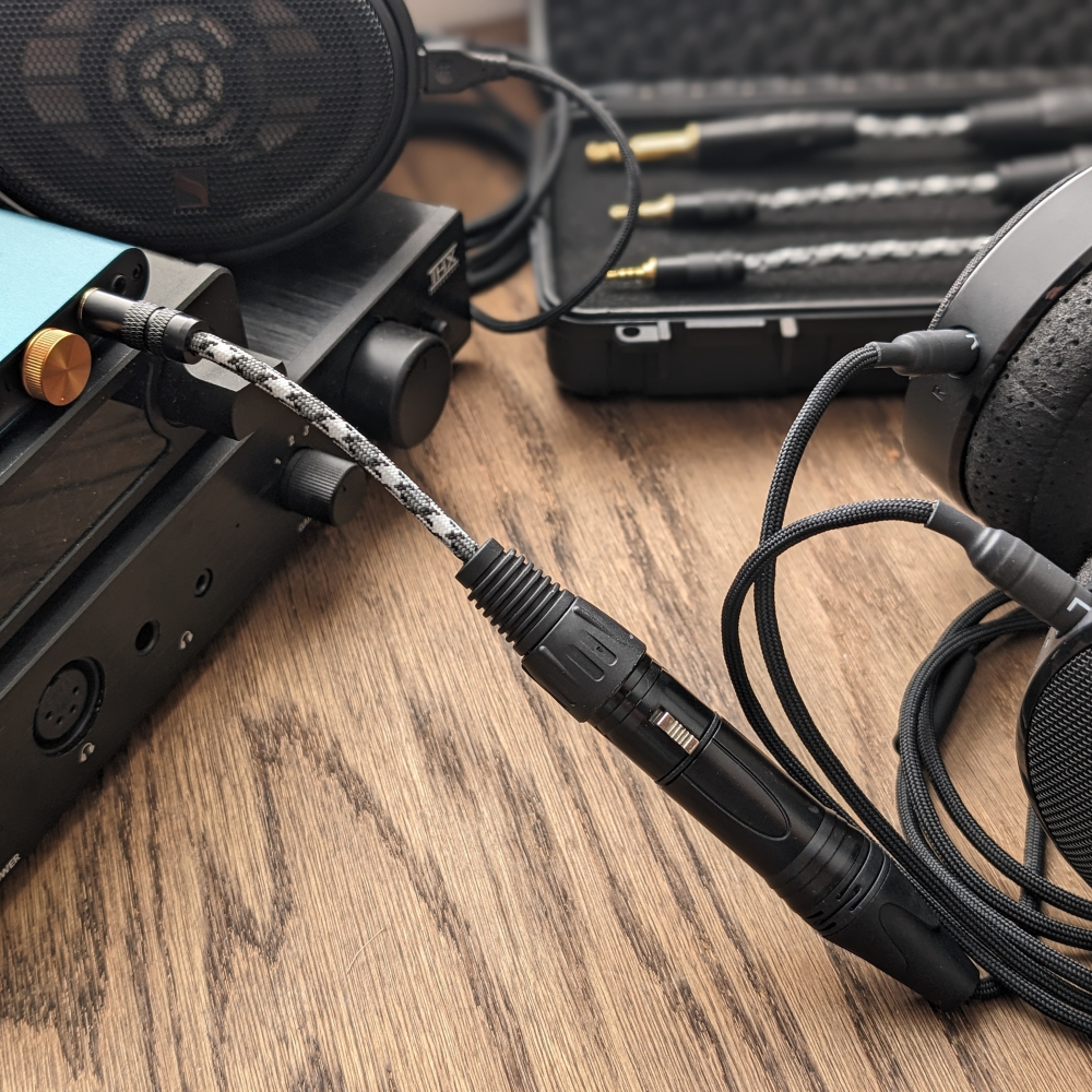 AC4X-6 : 4-pin XLR to 4.4mm (Pentaconn) adapter – Hart Audio Cables