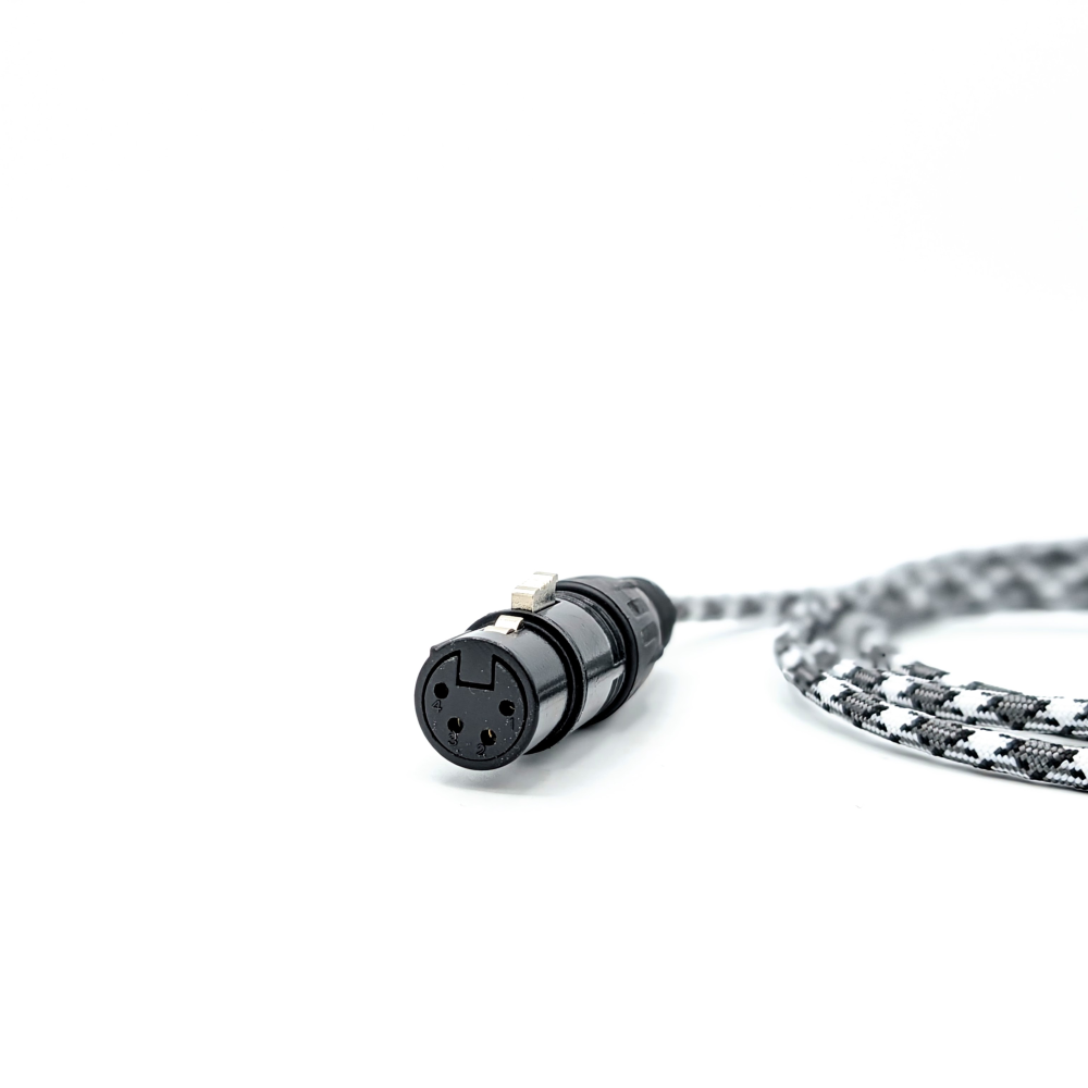 AC4X-2-T : 4-pin XLR to 3.5mm adapter