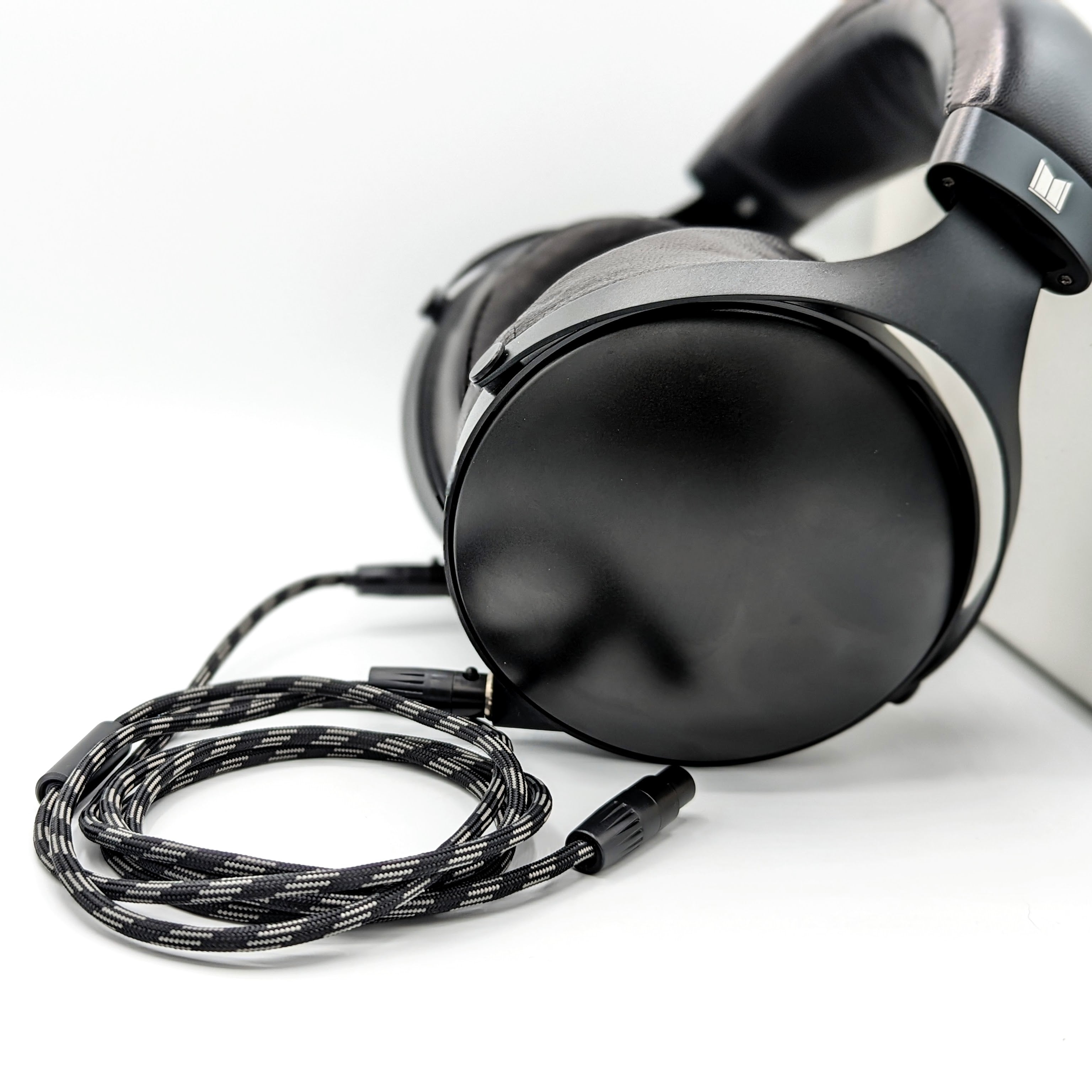 HC-10-M: Dual [F] 4-pin mini-XLR balanced headphone cable for M1570